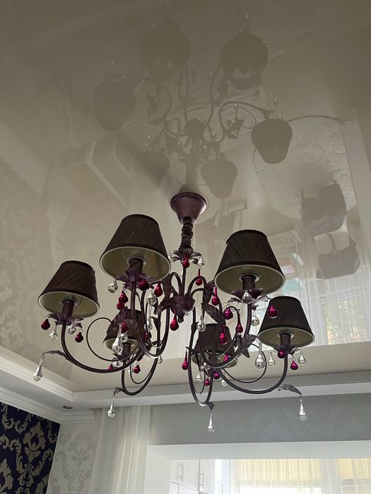 Продам люстры
