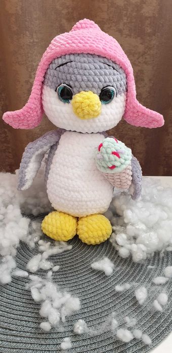 Плюшен дикоративен пингвин