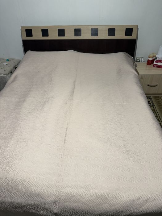 Кровать с комодом