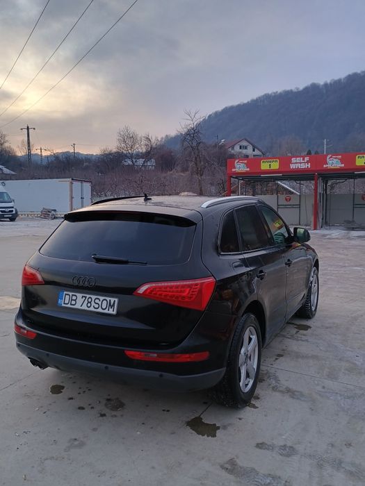 Vând Audi Q5 2010