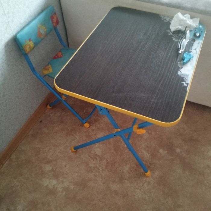 Детский стол и стул