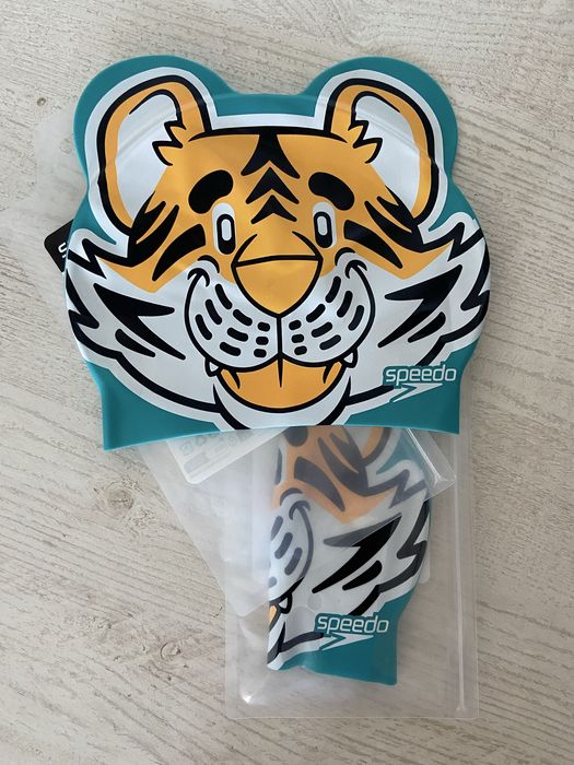 Casca de înot Speedo (nefolosită)35 lei una sau 50 lei doua