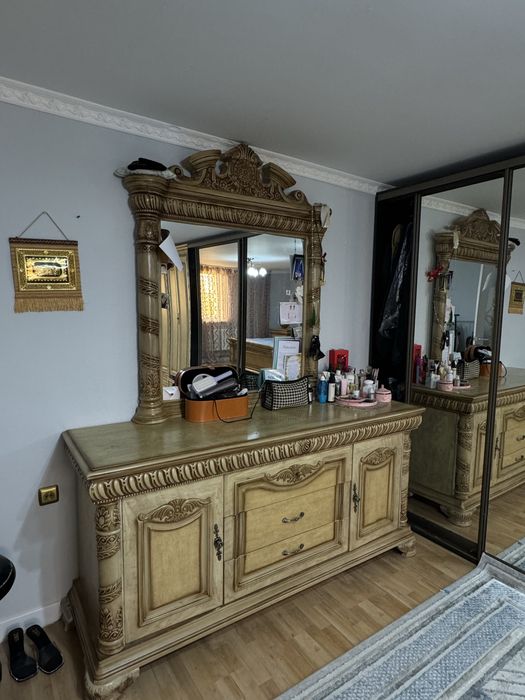 Продам спальный гарнитур