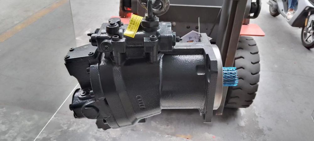 Гидравлический насос на экскаватор
