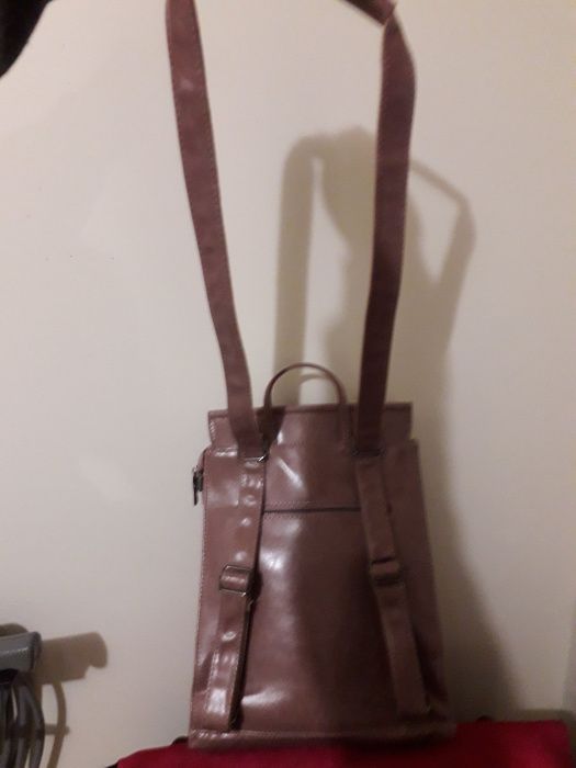 Продавам стилна дамска чанта цвят "пепел от рози"