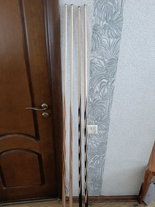 Бильярдные аксессуары.
