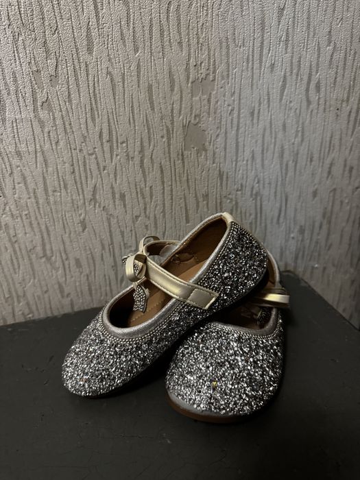 Новые мягкие туфли для девочки