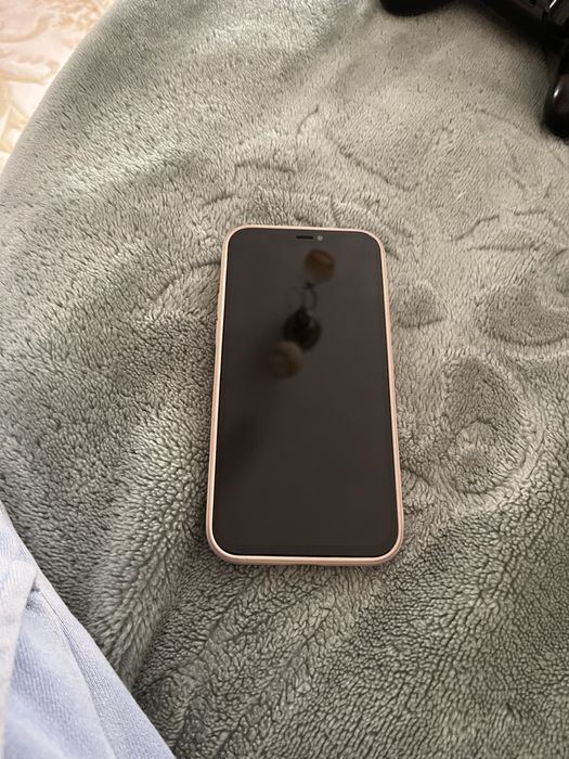 vand iphone 12 pro 1256 gb 100% baterie