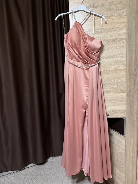 Офицялна дълга рокля