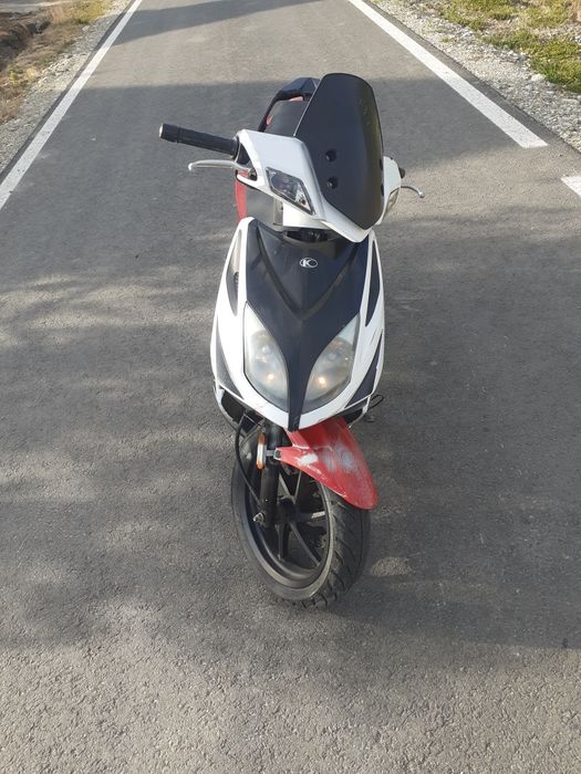 Vând scuter Kymco 8 Super 2t