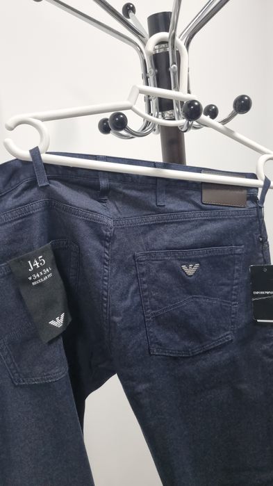 Vand pantaloni Emporio Armani noi nefolositi cu eticheta