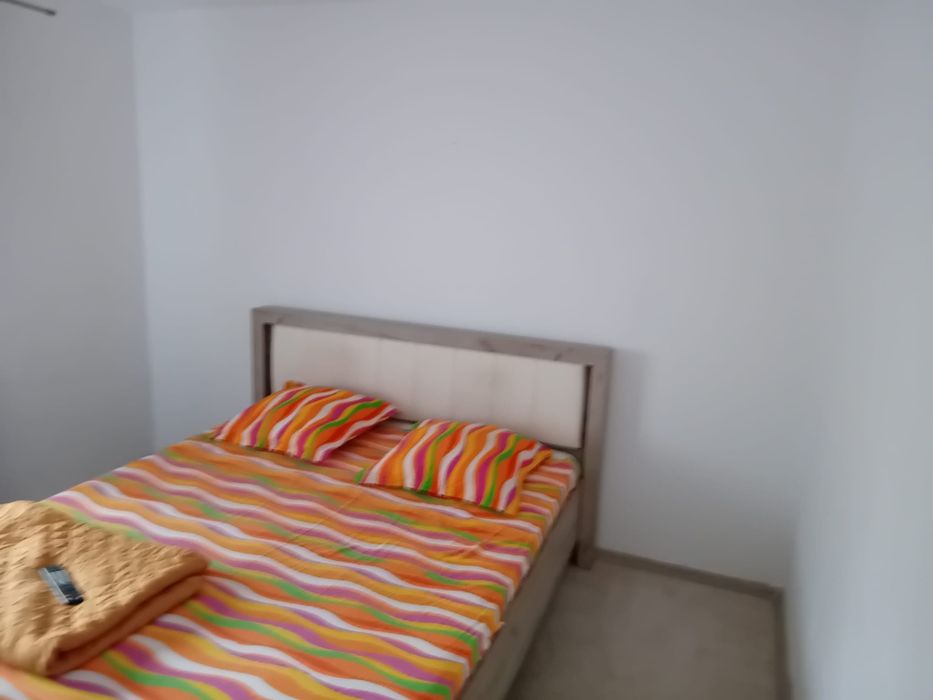 Inchiriez apartament