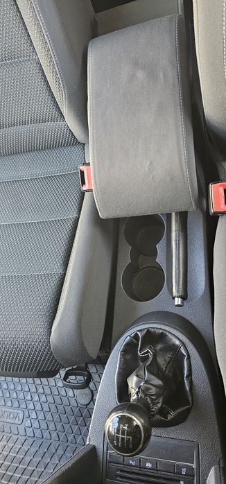 VW Touran 1.4 TSI – 5 места / Паркинг асистент / Подгрев / Мултимедия