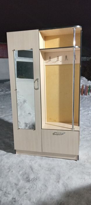 Продам прихожую гарнитур  состояние отличное почти новый