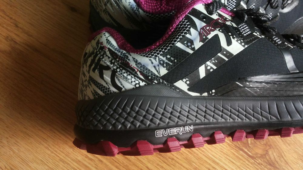 Saucony Runanywhear Vibram размер EUR 38 / UK 5 дамски маратонки - 438