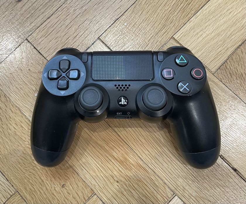 Playstation 4 PRO/PS4 PRO - 1TВ с един джойстик