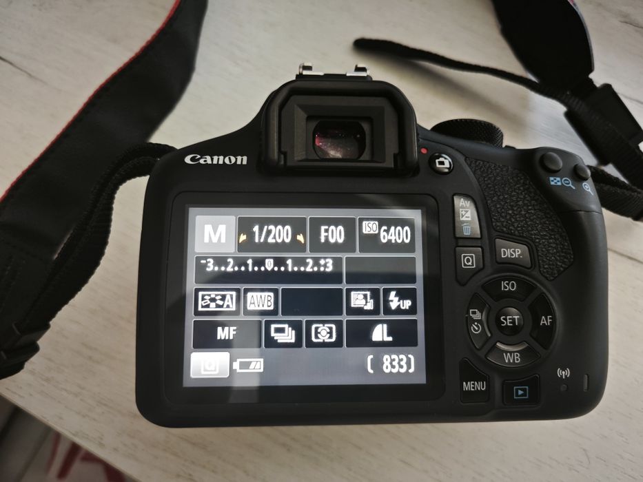 Фотоапарат Canon 1300D