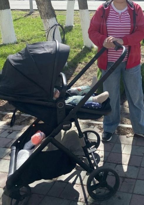 Продам коляску детскую 2 в 1