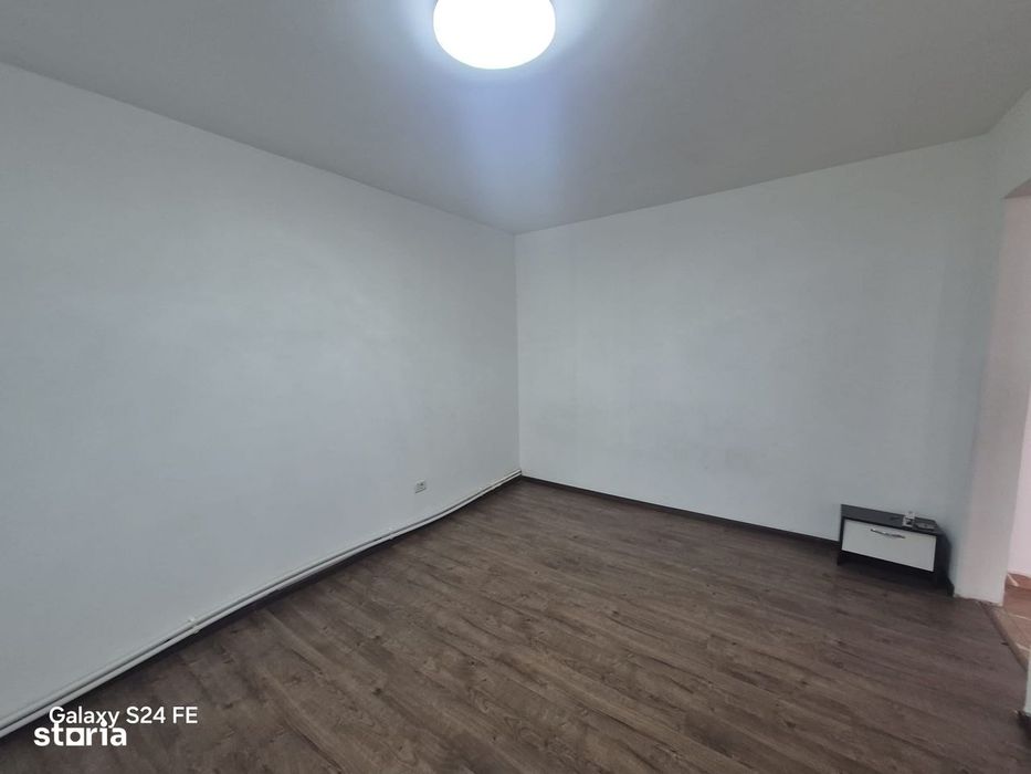 Apartament 3 camere, zona 1 Decembrie 1918