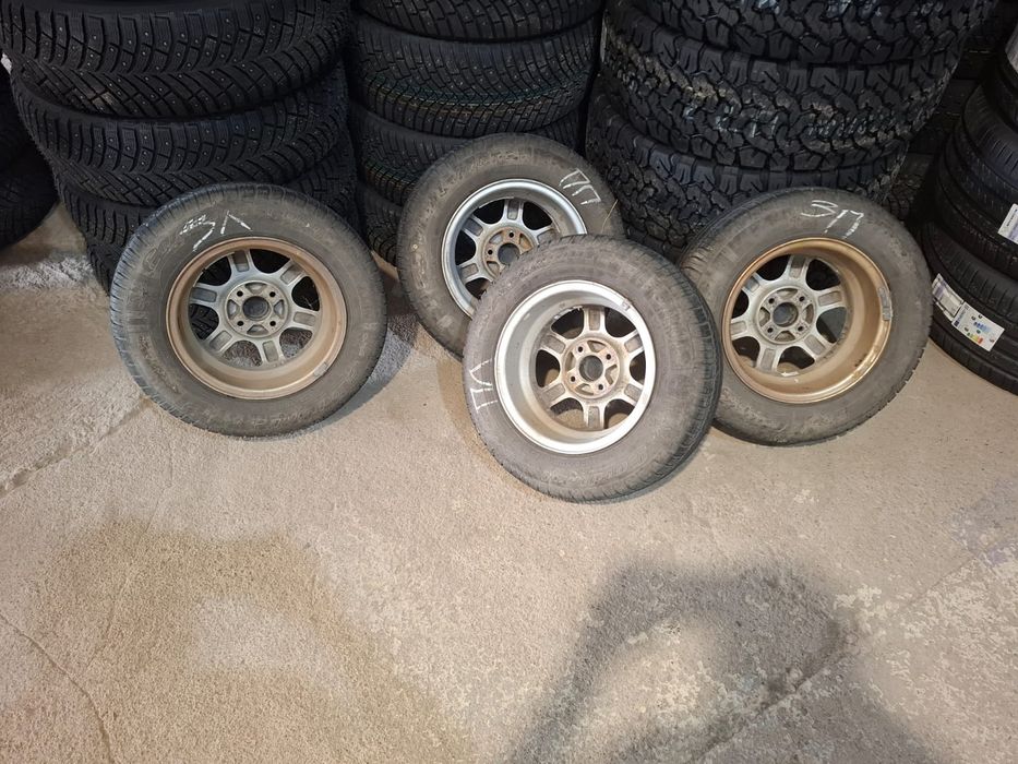 Продам комплект шин с дисками