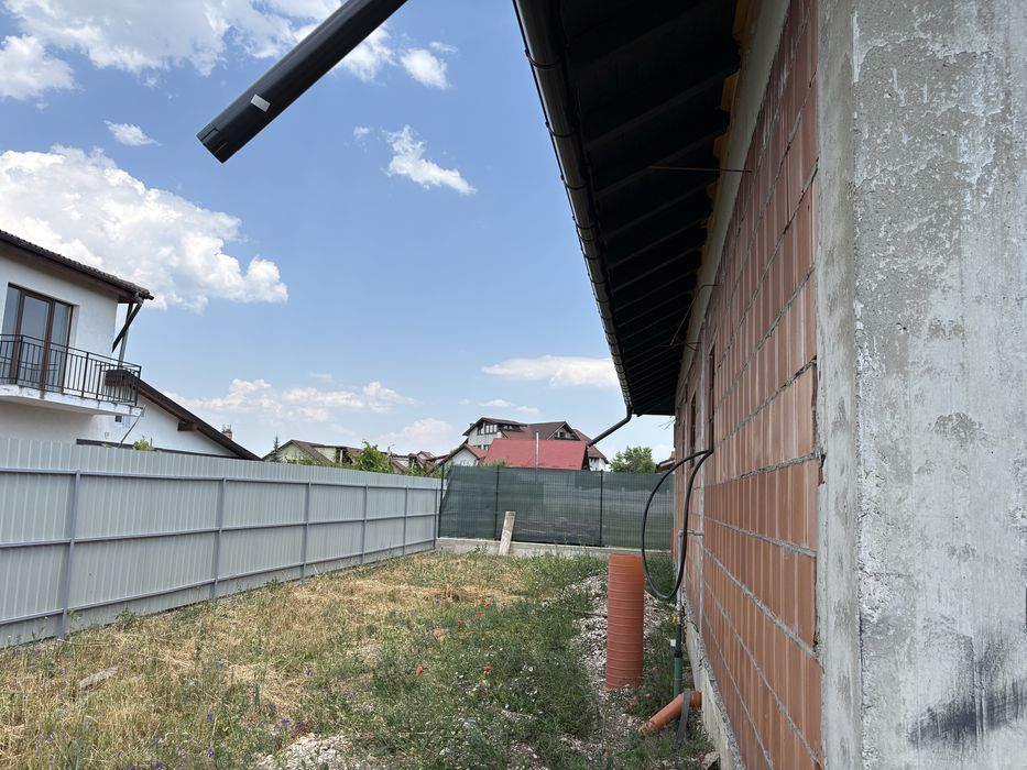 Vand casa la rosu(130mp utili)