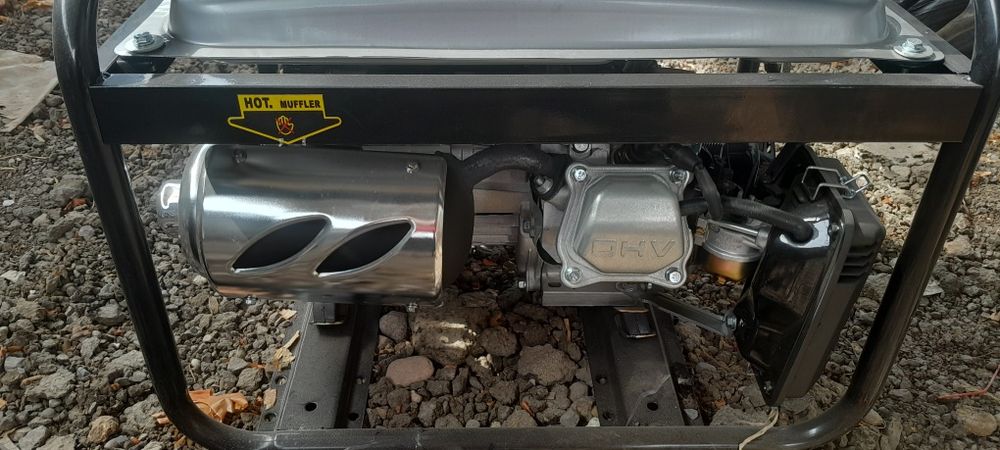 Продам новый бензиновый генератор