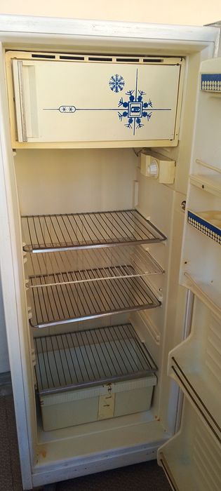 Muzlatgich sotiladi ishlashi yaxshi