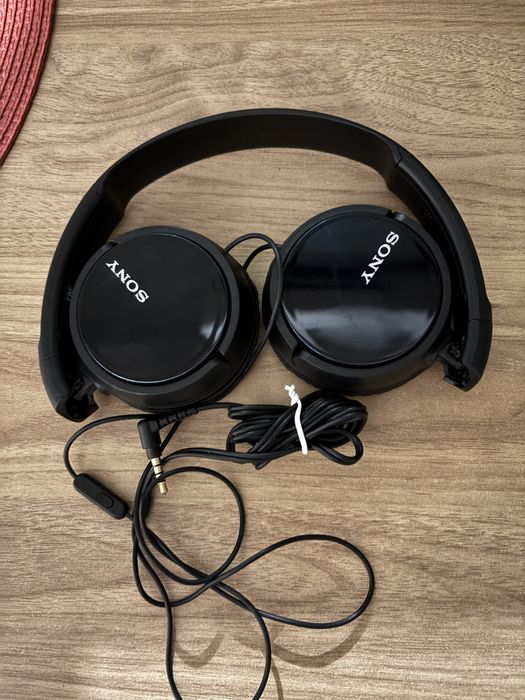 Căști Sony cu fir