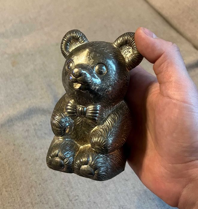 Pusculita veche metalica ursulet Leonard Japan, colectie, 15 cm