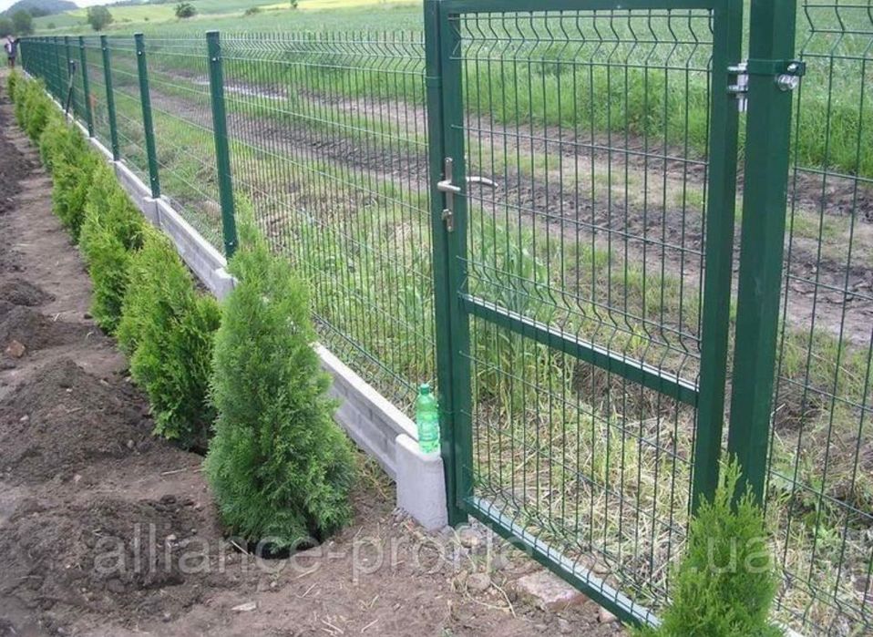 Împrejmuiri terenuri cu gard, garduri din plasa