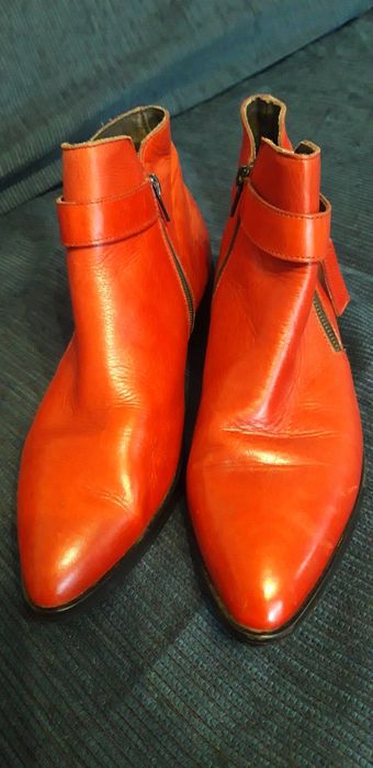Cizme din piele.