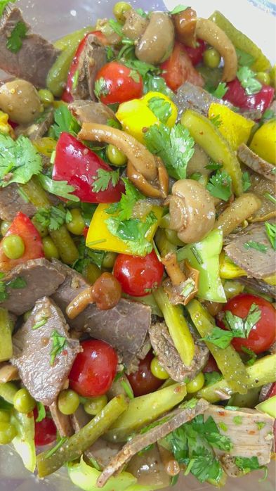 Пеку на заказ .Готовлю  на заказ любые блюда.свежее,вкусно,недорого