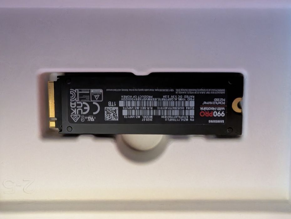 НОВ | 1TB Samsung 990 Pro with Heatsink | NVMe SSD диск Gen4 | и за PS5 ъпгрейд | масивен радиатор с RGB LED | DRAM кеш | скорост до 7450 MB/s