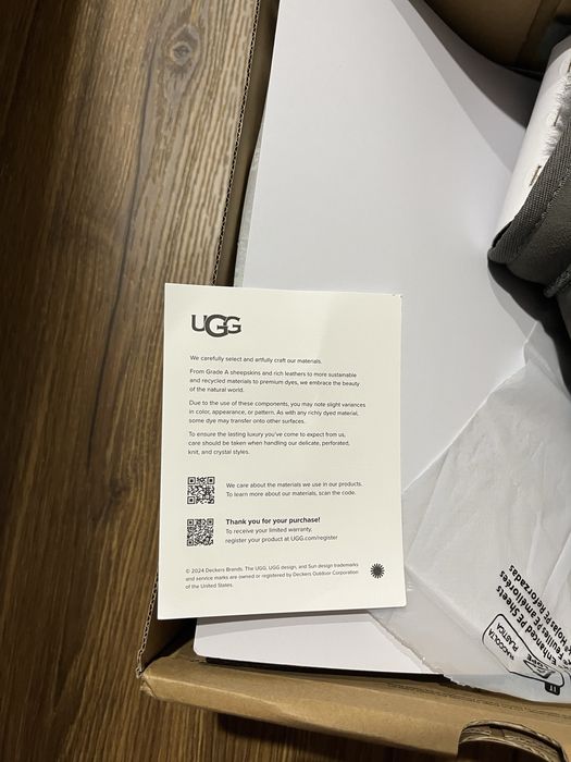Ugg mini piele intoarsa