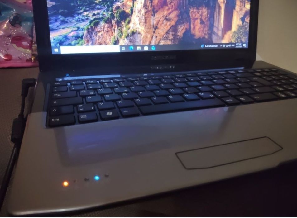 Laptop Medion Akoya i3 gen 2