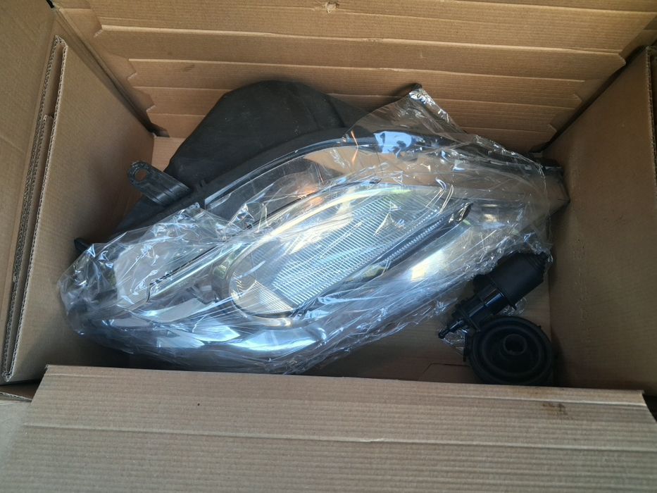 Far dreapta nou Dacia Logan faza 2 2008-2013