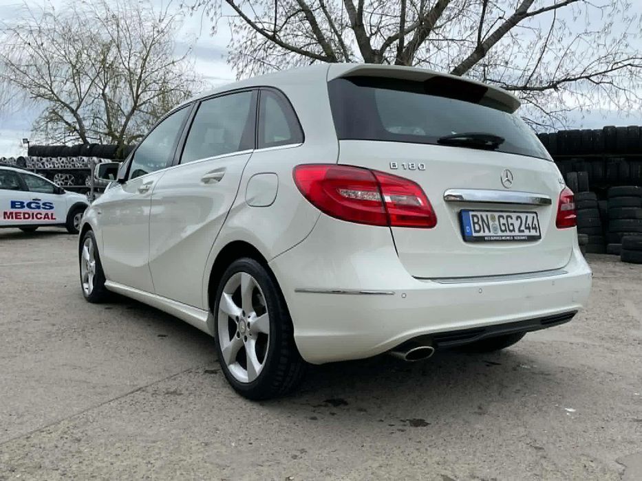 Mercedes B180 2012 automat