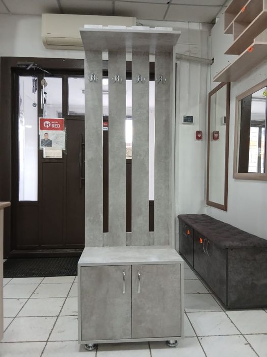 Вешалки, прихожие в коридор