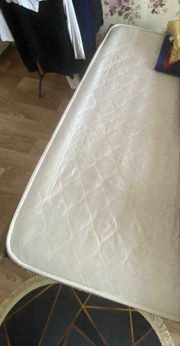 Продам кровать с матрасом 200*150