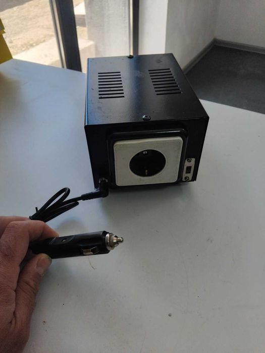 Продавам автомобилен инвертор