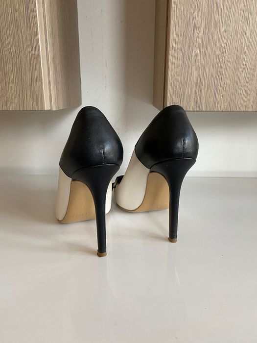 Сърахотни класически обувки на ток Fendi, размер 36