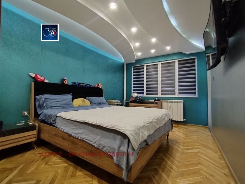 Продава се Тристаен апартамент в Плевен, Мара Денчева - 95 кв.м за 1632 €/кв.м - Снимка #1