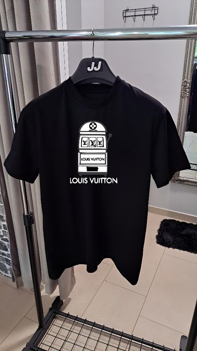 Louis Vuitton тениски