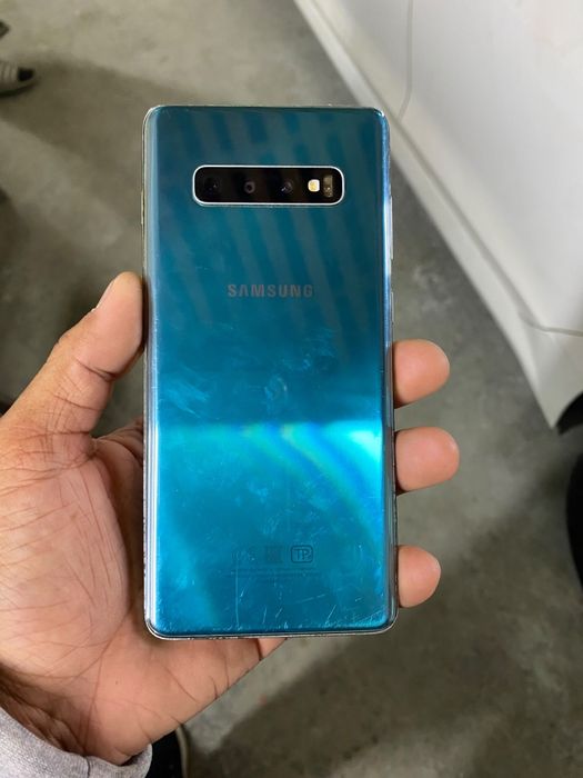 Самсунг с10+ Samsung S10+