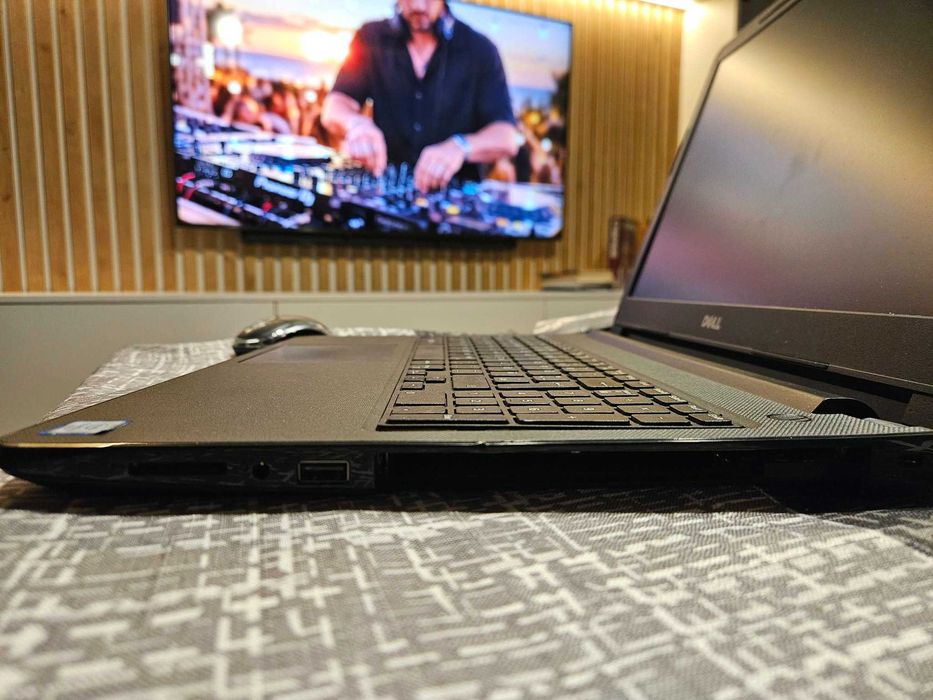 Лаптоп Dell Vostro 15-3568
