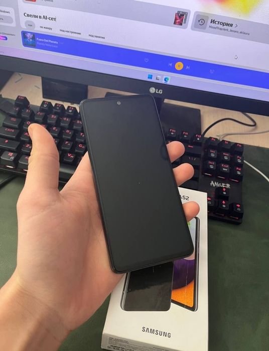 Почти новый Samsung A52