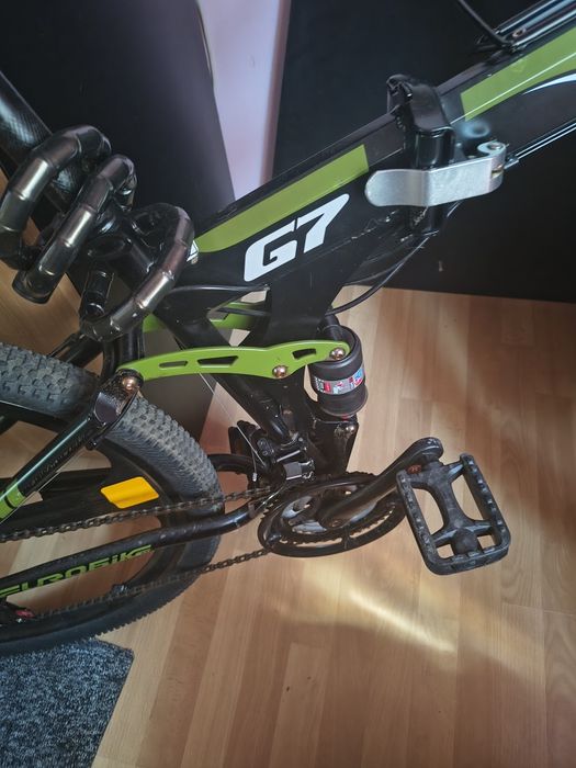 Vând bicicleta roti 27.5 din oțel pliabila full suspensie frâne mecanice disc