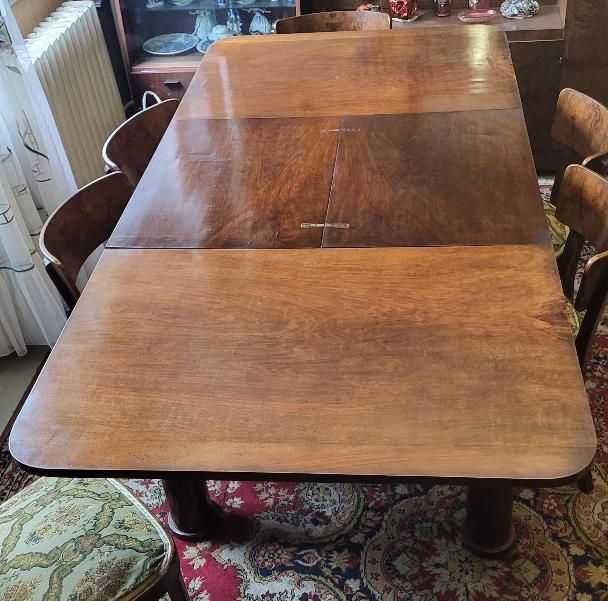 Vand mobila Vintage din lemn masiv nuc, an 1930, Art Deco, stare fbuna