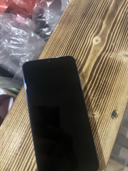 Самсунг А40 ……..