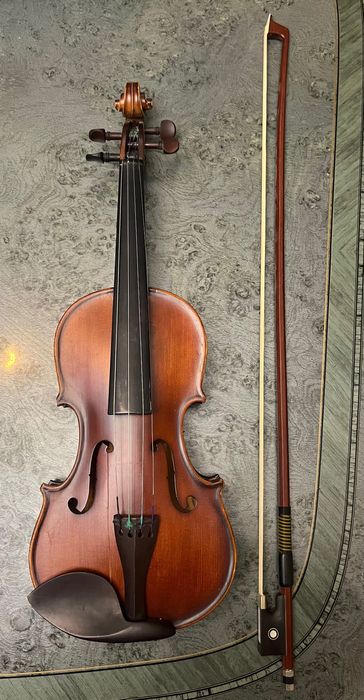 Скрипка 1/8 со смычком